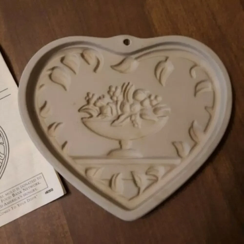 Pampered Chef Come To The Table Heart Cookie Mold Pre-Owned 1999 Paperwork